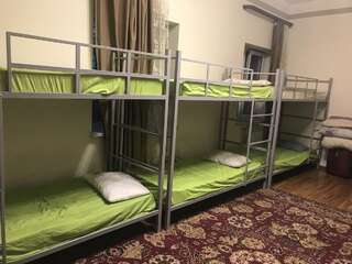 Хостелы New Yerevan Ереван Спальное место на двухъярусной кровати в общем номере для мужчин и женщин-2
